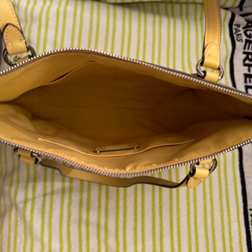 Authentic Coach Tote - Picture 4 of 6